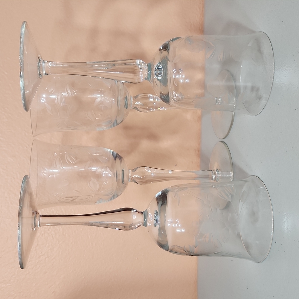 Vintage Crystal Raised Exterior Floral Detail Set of 4 Goblets